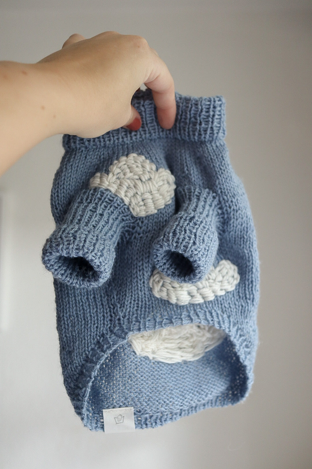 CLOUDY SWEATER